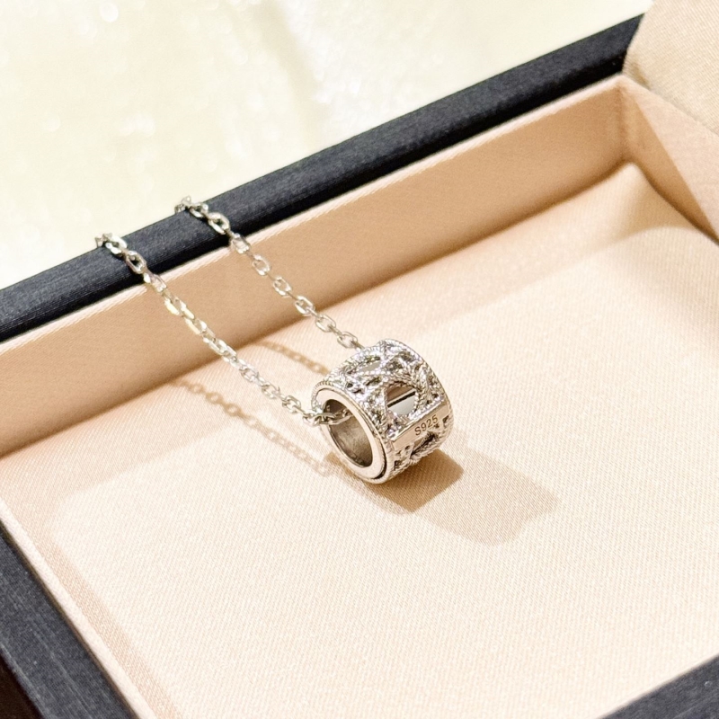 chr1st1an D10r necklaces